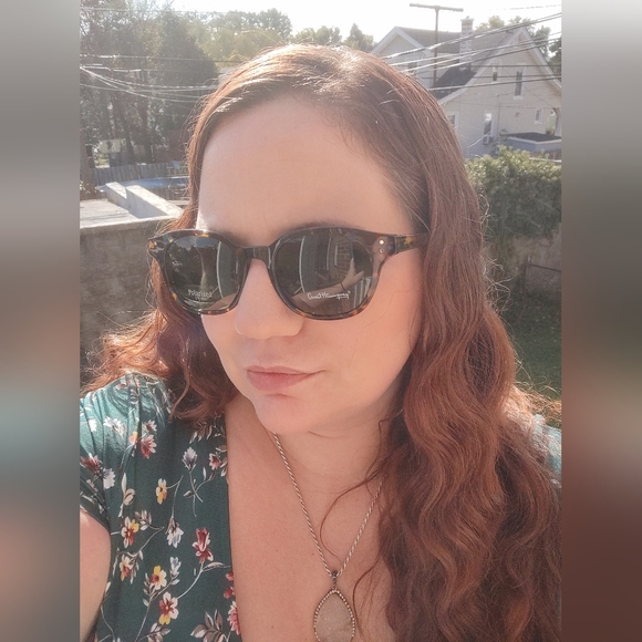 Ernest Hemingway Sunglasses - Picture 14 of 16